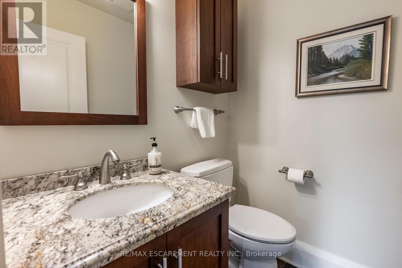 Photo 23 of 158 Dalewood Crescent, Hamilton ON
