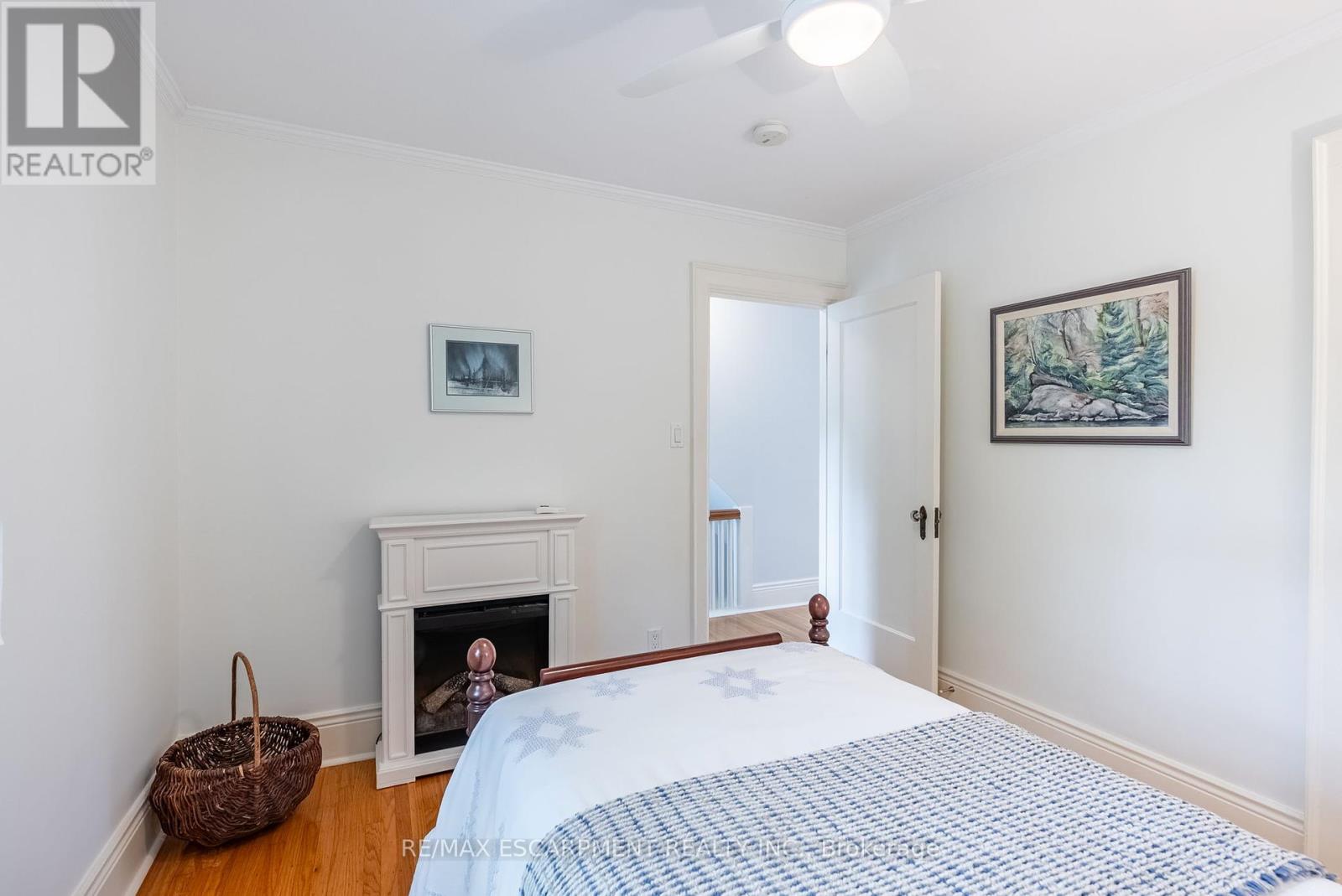 Photo 29 of 158 Dalewood Crescent, Hamilton ON