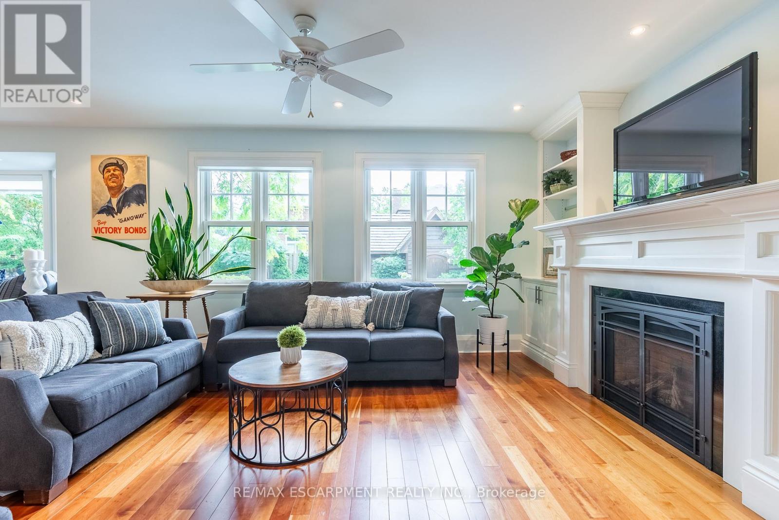 Photo 10 of 158 Dalewood Crescent, Hamilton ON