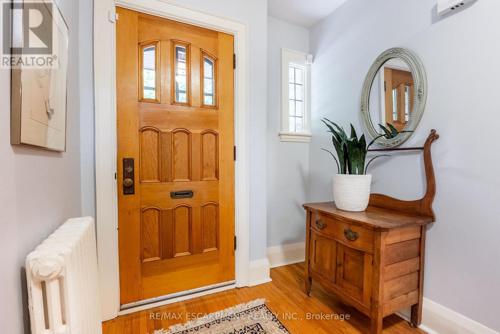 Photo 5 of 158 Dalewood Crescent, Hamilton ON