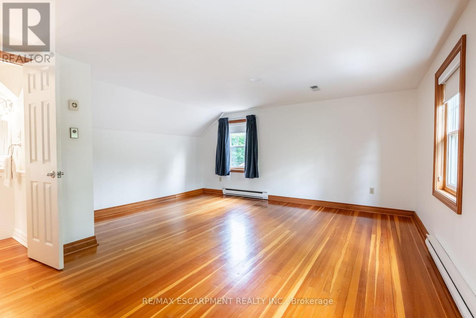 Photo 33 of 158 Dalewood Crescent, Hamilton ON