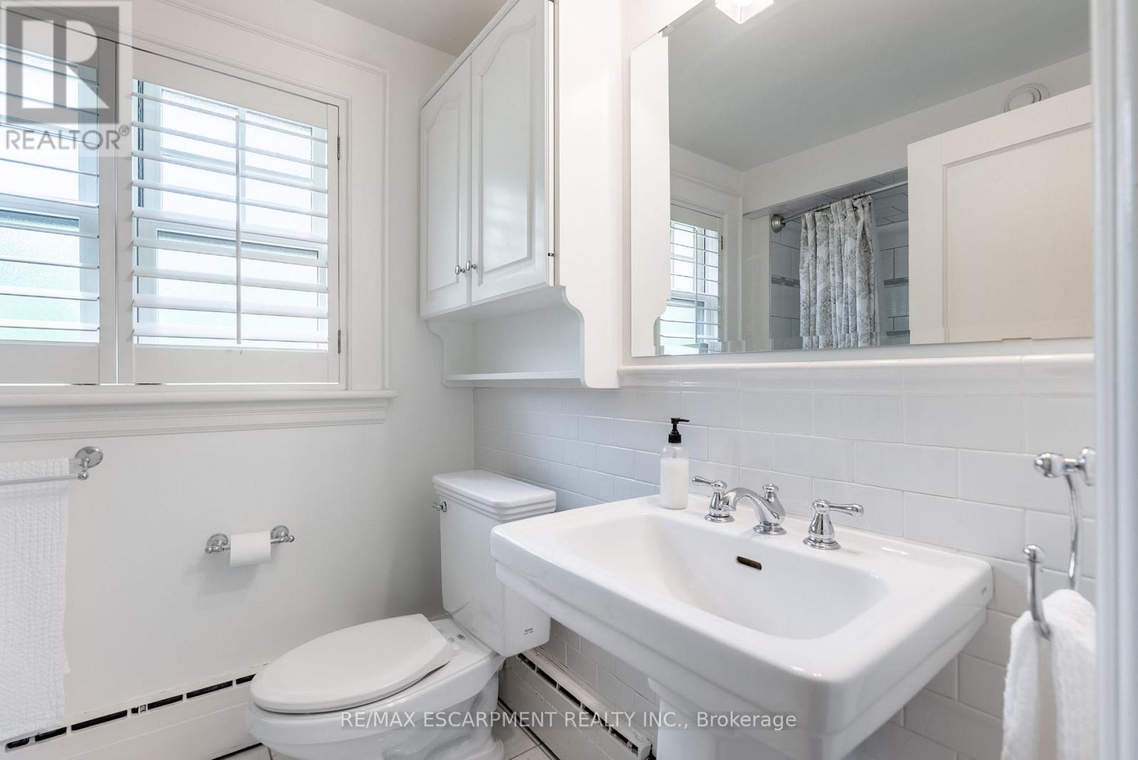 Photo 30 of 158 Dalewood Crescent, Hamilton ON