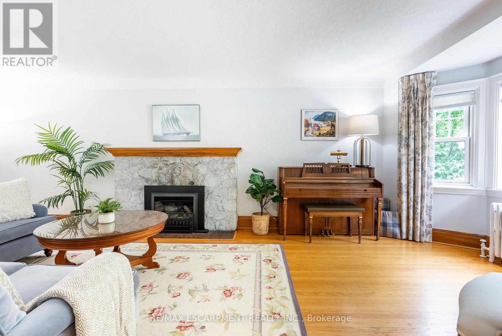 Photo 6 of 158 Dalewood Crescent, Hamilton ON