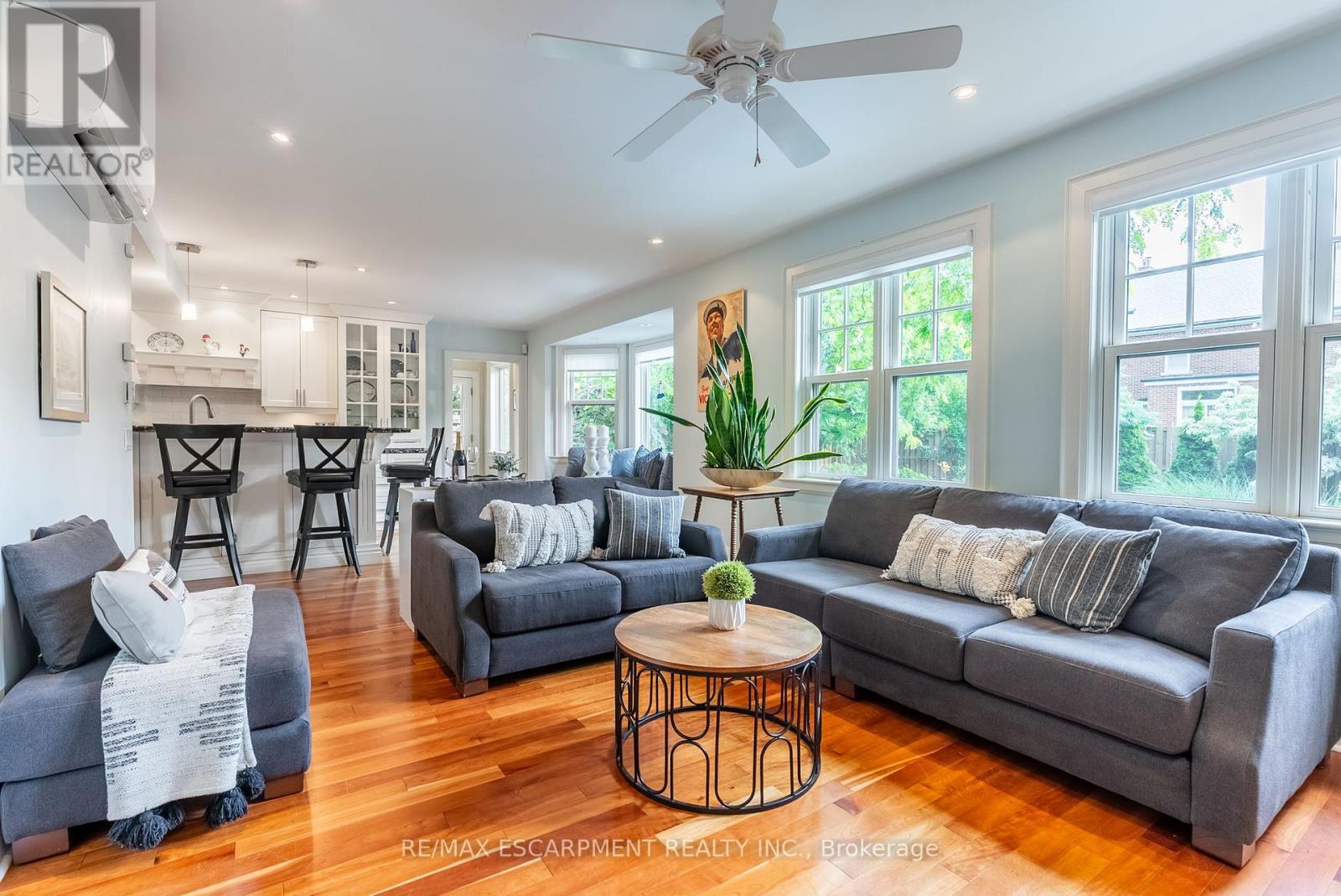 Photo 12 of 158 Dalewood Crescent, Hamilton ON