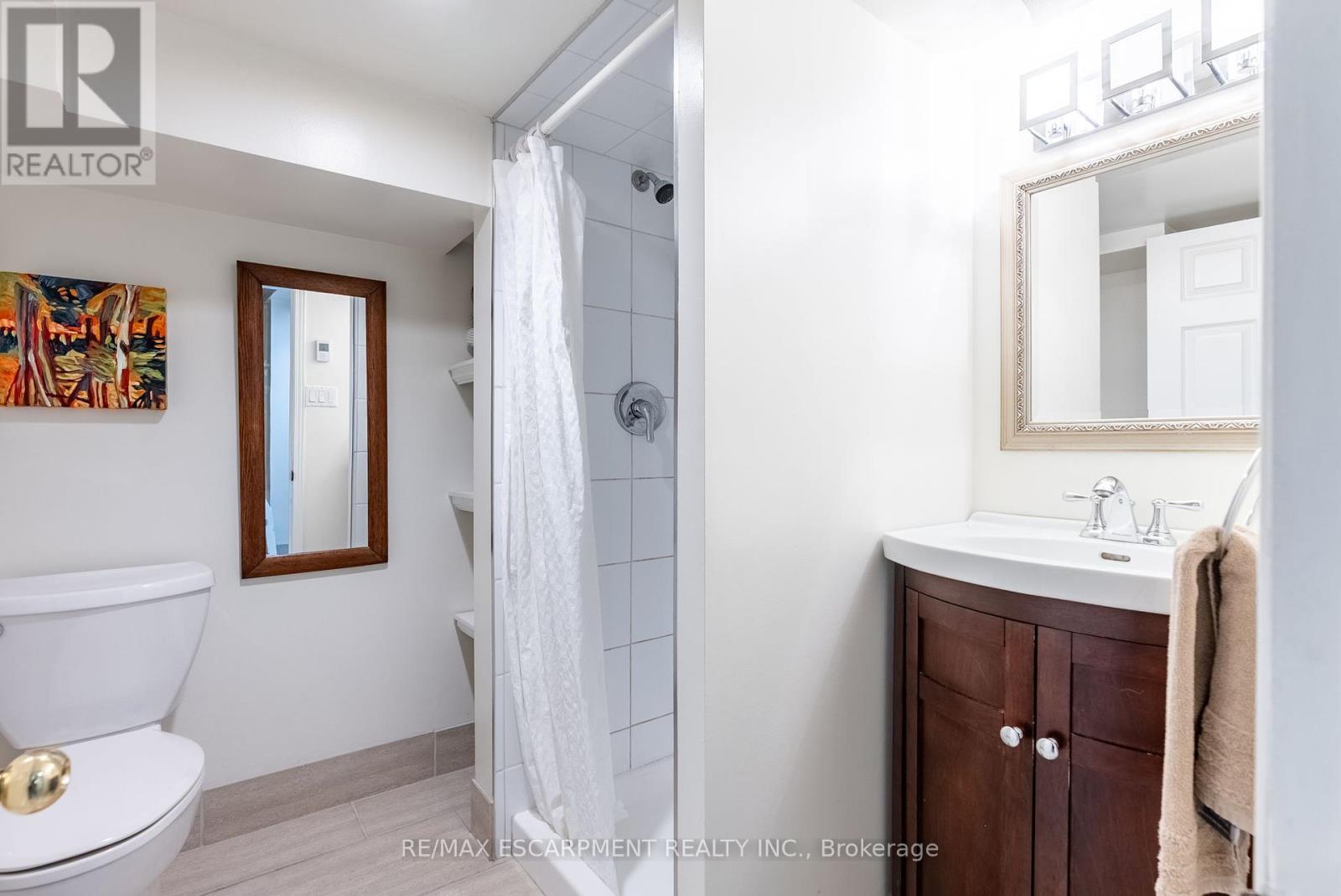 Photo 37 of 158 Dalewood Crescent, Hamilton ON