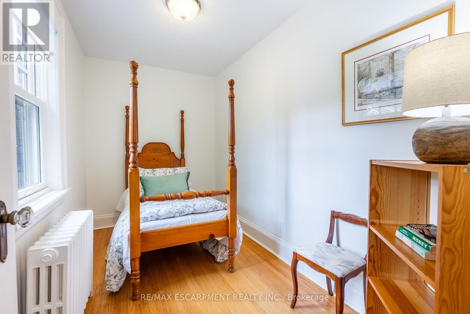 Photo 31 of 158 Dalewood Crescent, Hamilton ON