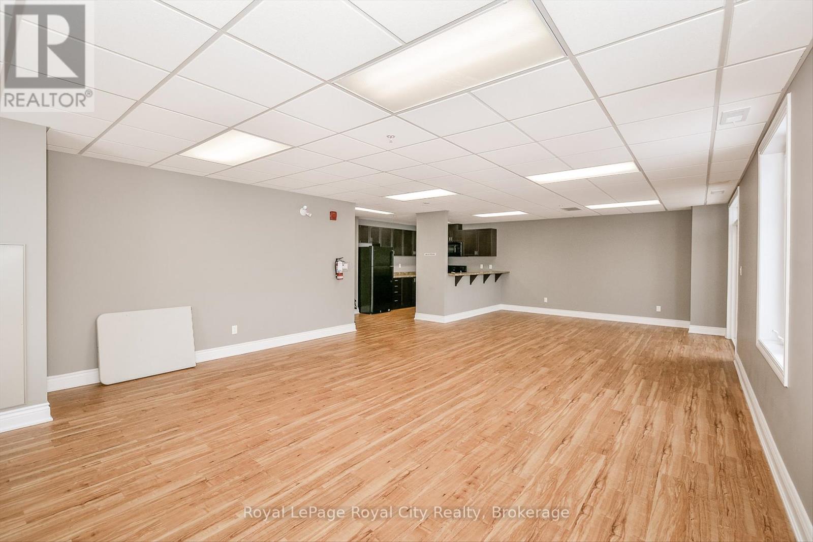 Photo 35 of 403 2 Colonial Drive, Guelph ON