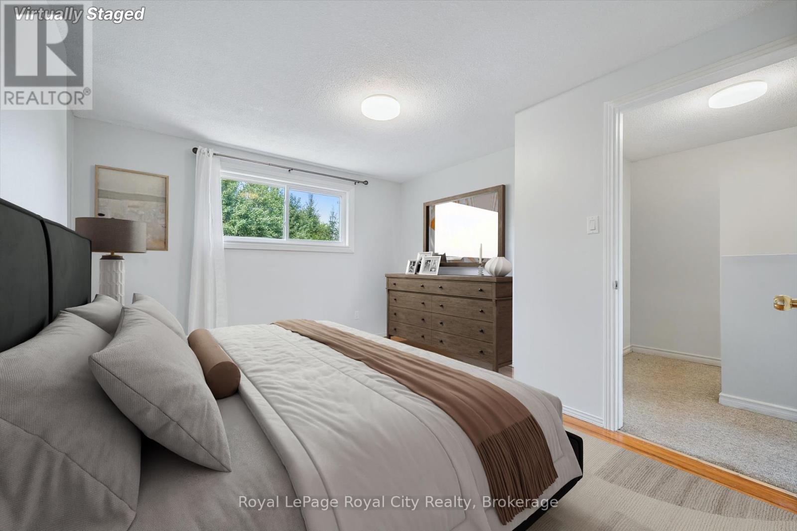 Photo 14 of 30 Leacock Avenue, Guelph ON