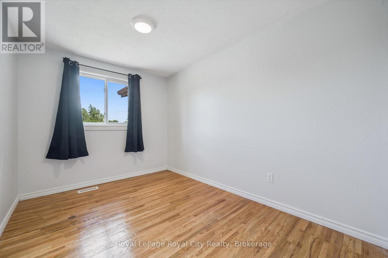 Photo 16 of 30 Leacock Avenue, Guelph ON