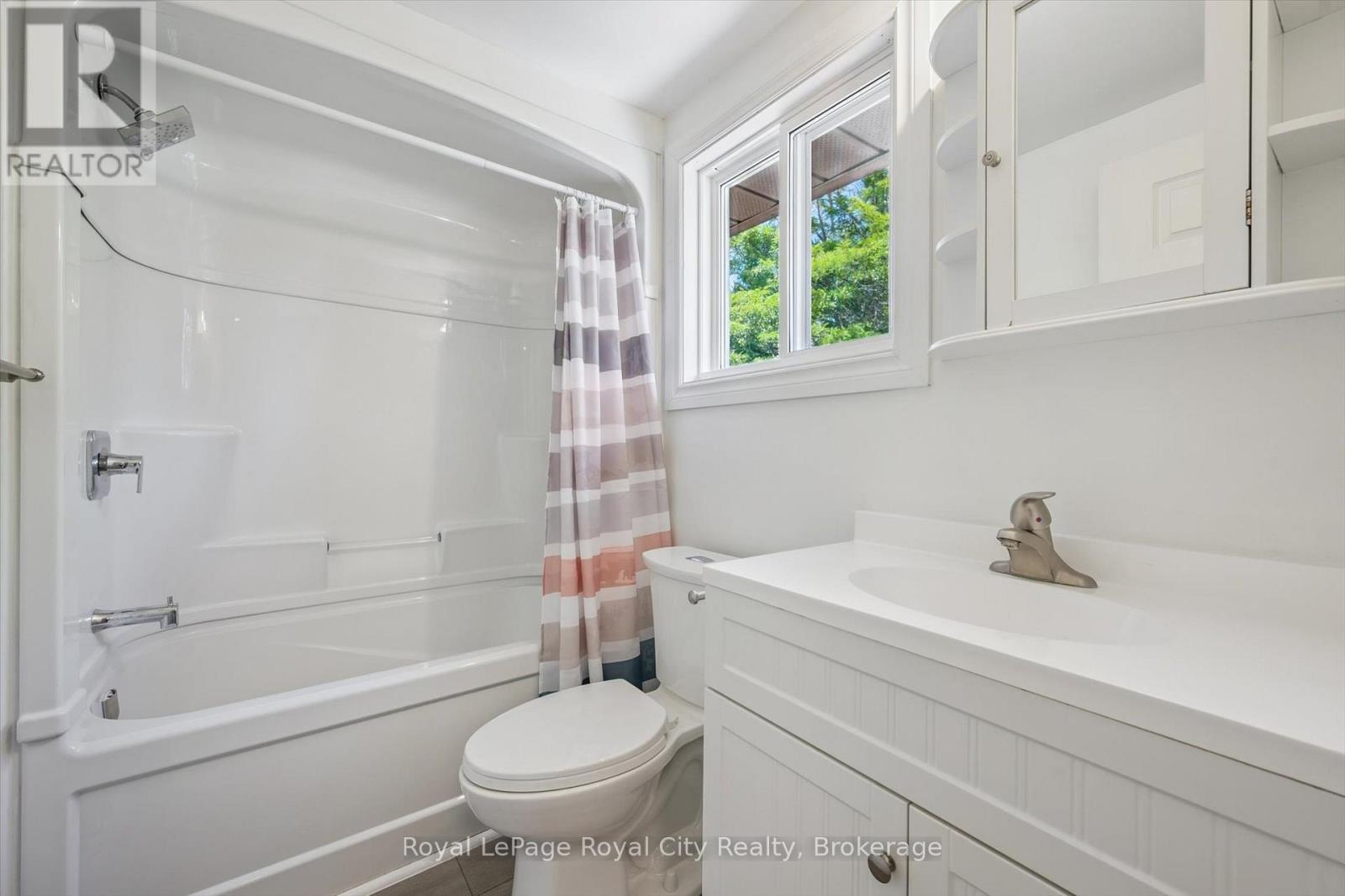 Photo 17 of 30 Leacock Avenue, Guelph ON
