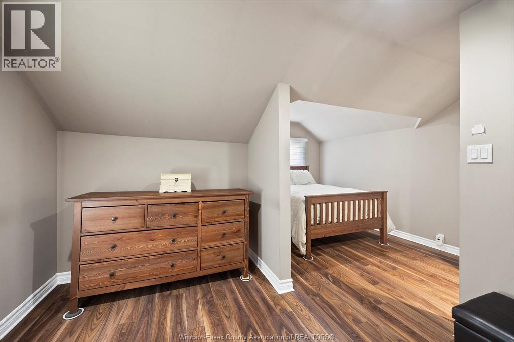 Photo 16 of 933 Hanna Street East, Windsor ON