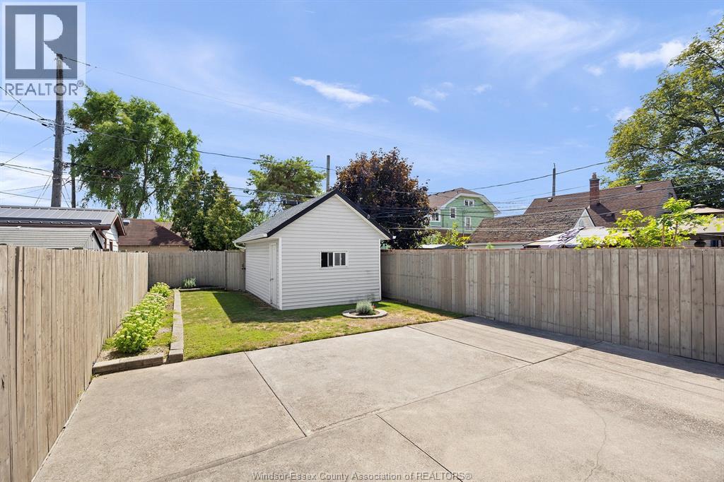 Photo 20 of 933 Hanna Street East, Windsor ON