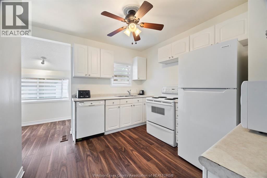 Photo 9 of 933 Hanna Street East, Windsor ON