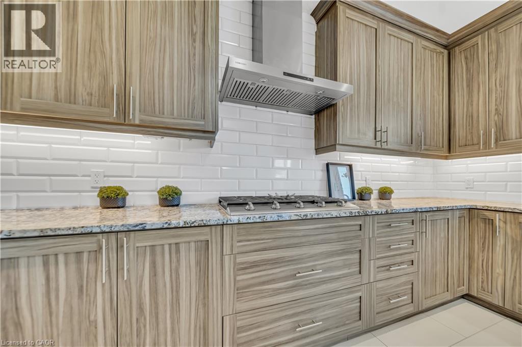 Photo 14 of 317 Blair Creek Drive Drive, Kitchener ON