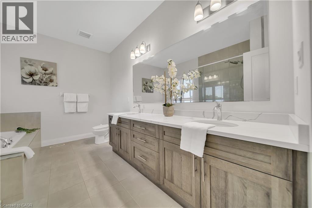 Photo 23 of 317 Blair Creek Drive Drive, Kitchener ON