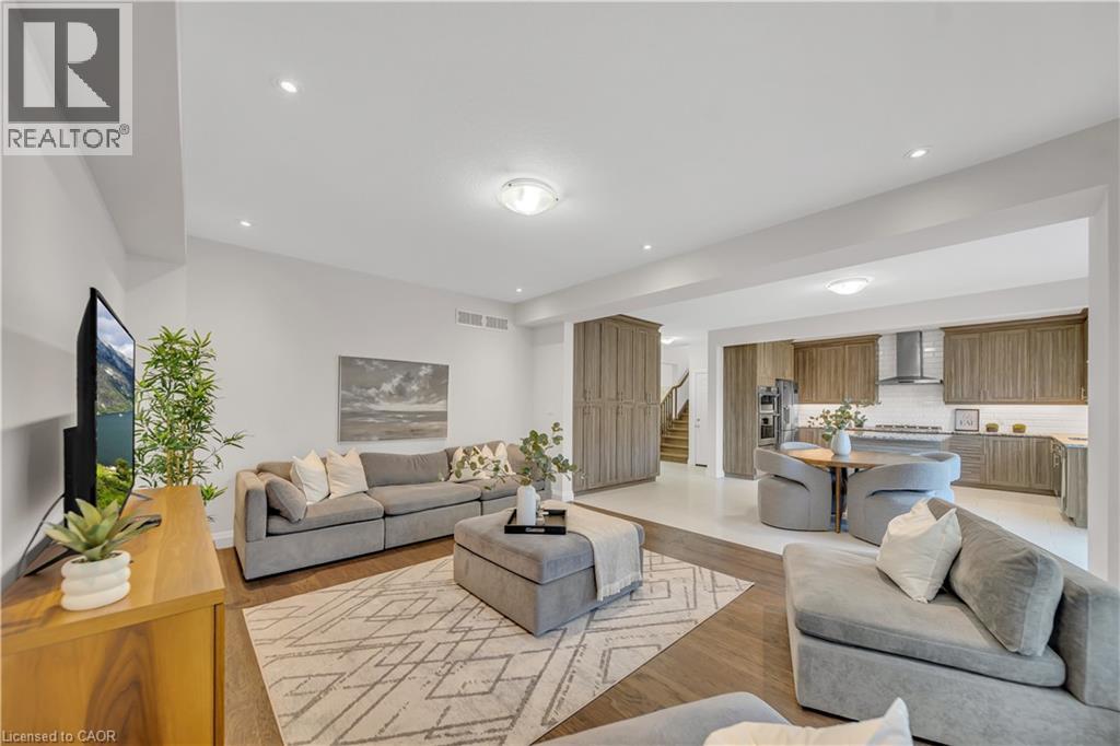 Photo 12 of 317 Blair Creek Drive Drive, Kitchener ON