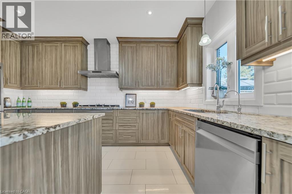 Photo 16 of 317 Blair Creek Drive Drive, Kitchener ON