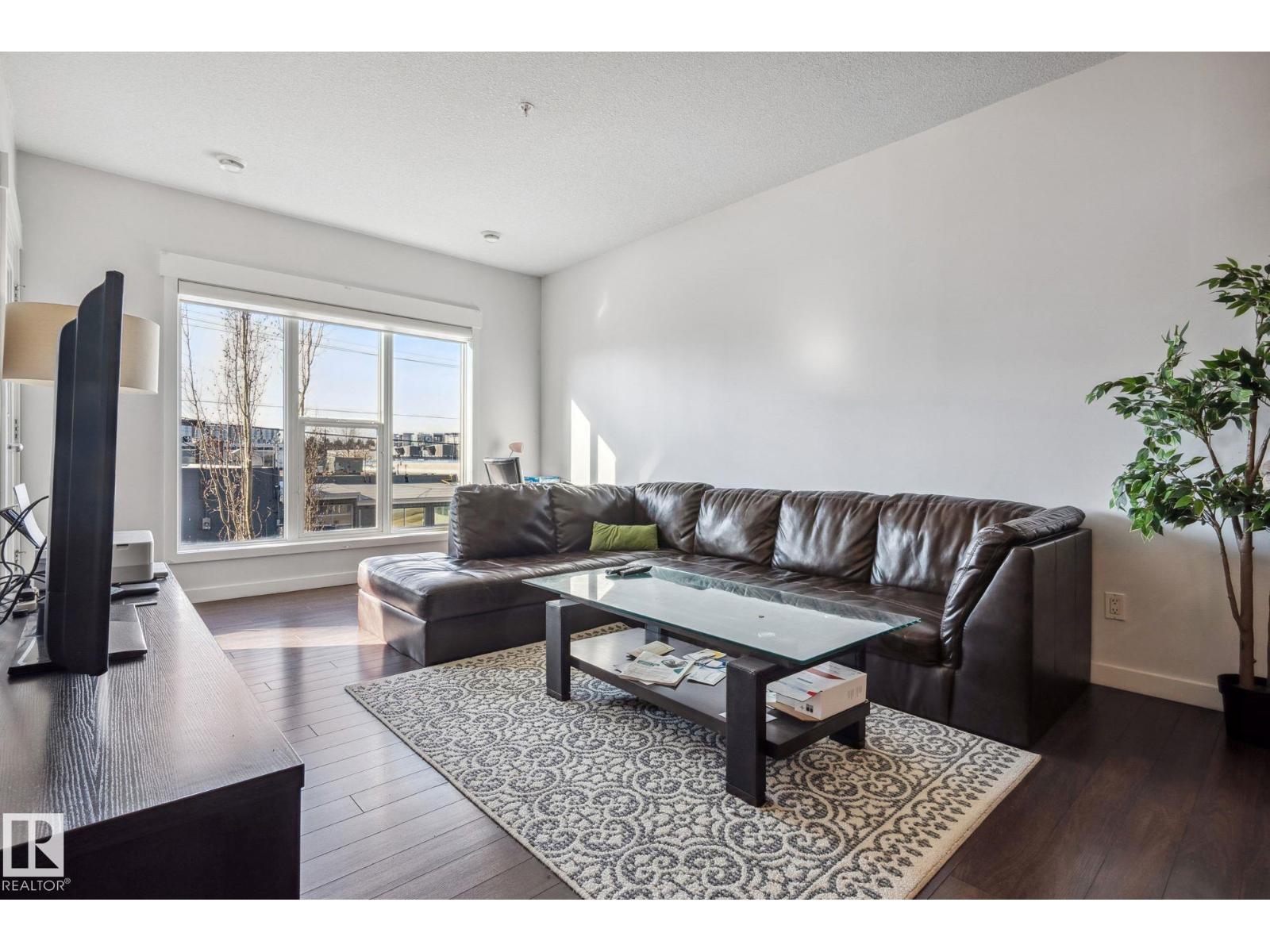 Photo 12 of 209 10518 113 St Nw, Edmonton AB