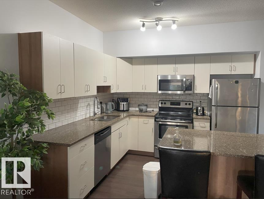 Photo 6 of 209 10518 113 St Nw, Edmonton AB