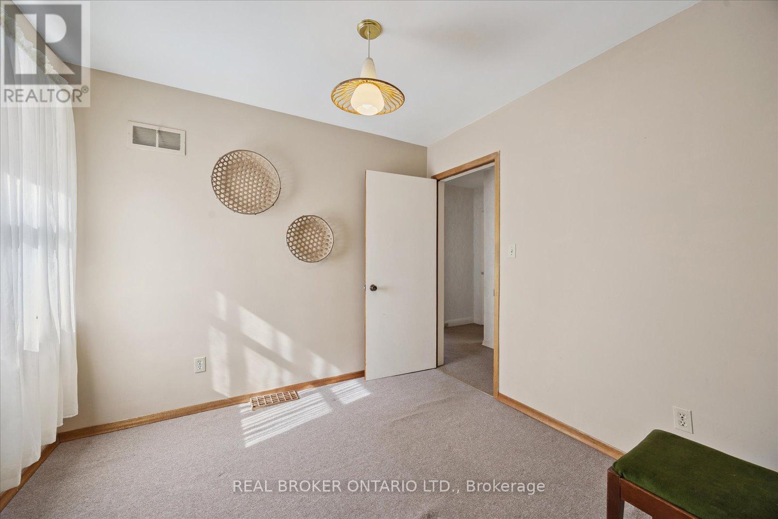 Photo 21 of 89 Pontiac Avenue, Oshawa ON