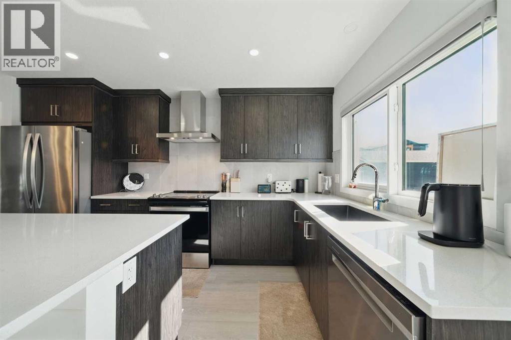 Photo 16 of 47 Edith Terrace Nw, Calgary AB