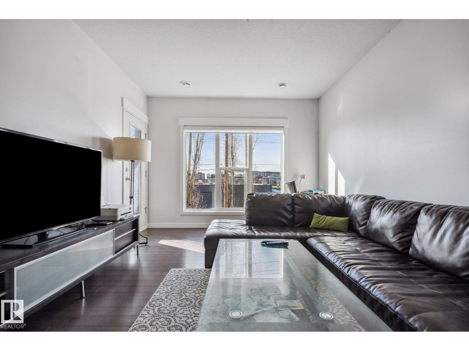 Photo 14 of 209 10518 113 St Nw, Edmonton AB