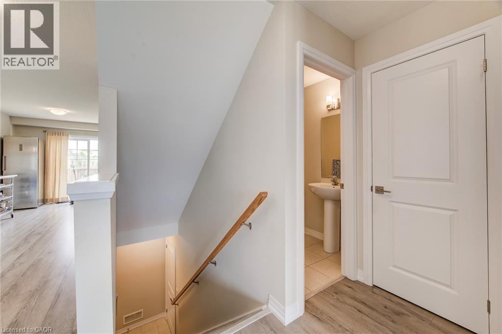 Photo 5 of 124 Ian Ormston Drive, Kitchener ON