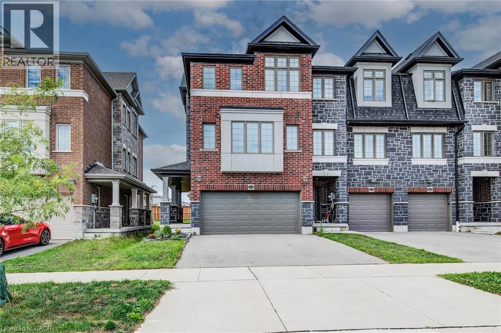 Photo 3 of 124 Ian Ormston Drive, Kitchener ON
