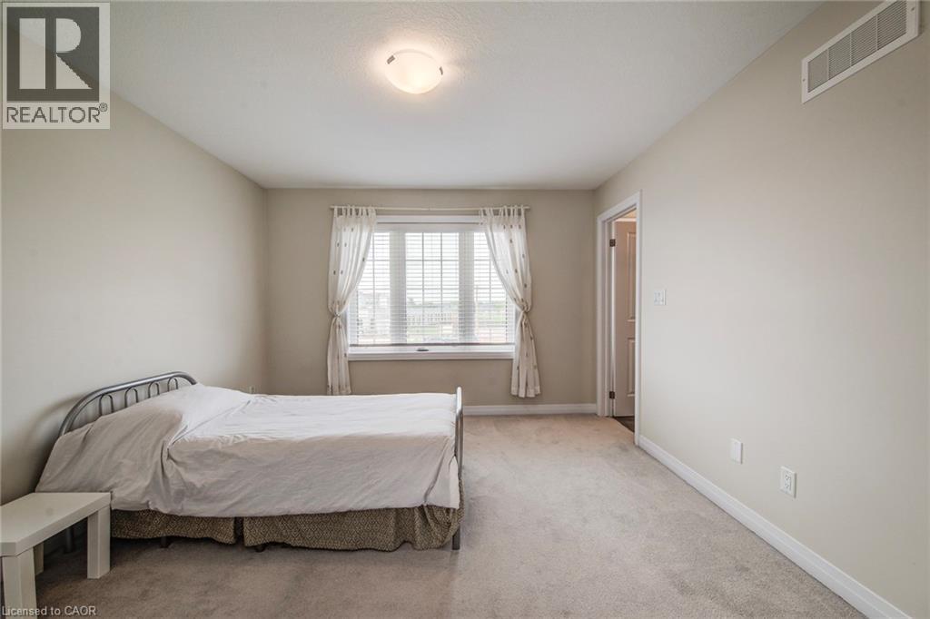 Photo 24 of 124 Ian Ormston Drive, Kitchener ON
