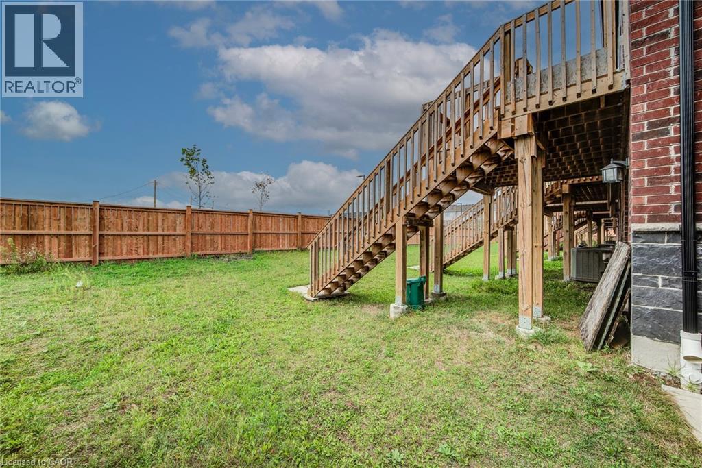 Photo 31 of 124 Ian Ormston Drive, Kitchener ON