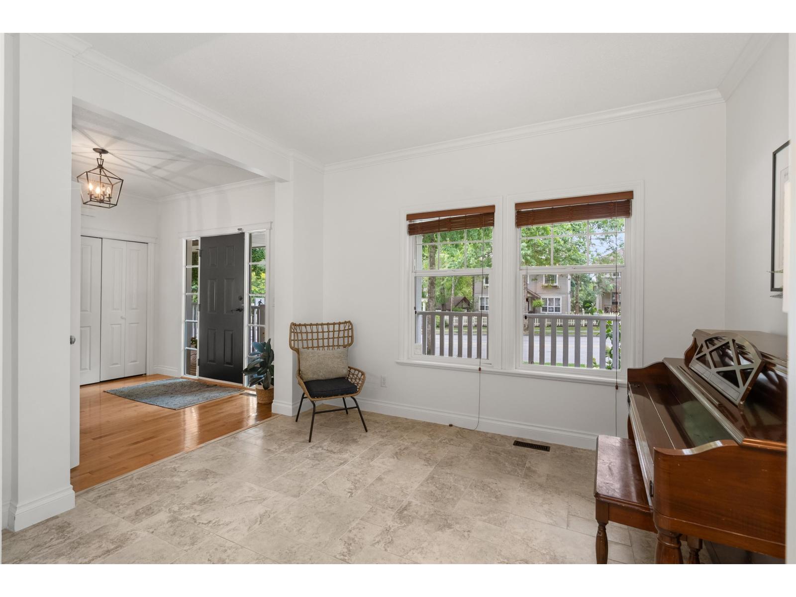 Photo 6 of 4410 Blauson Boulevard, Abbotsford BC