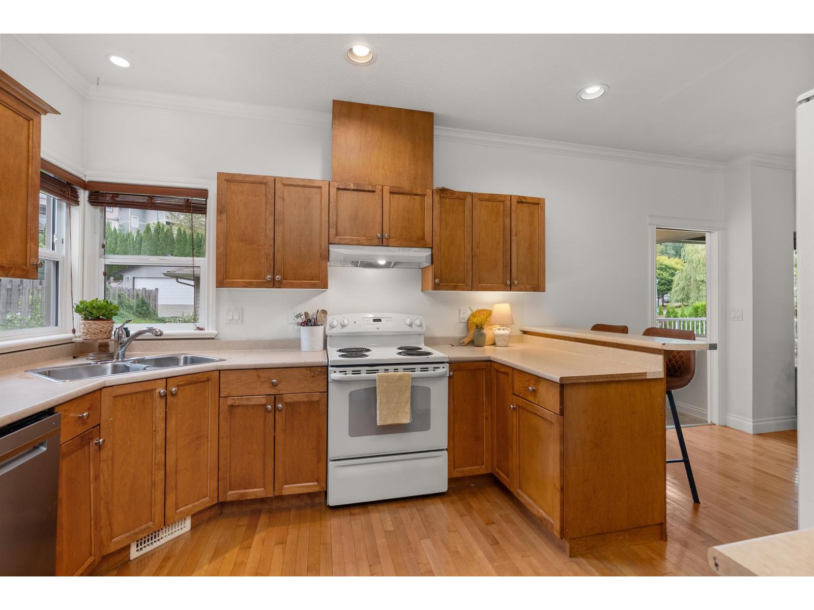 Photo 10 of 4410 Blauson Boulevard, Abbotsford BC