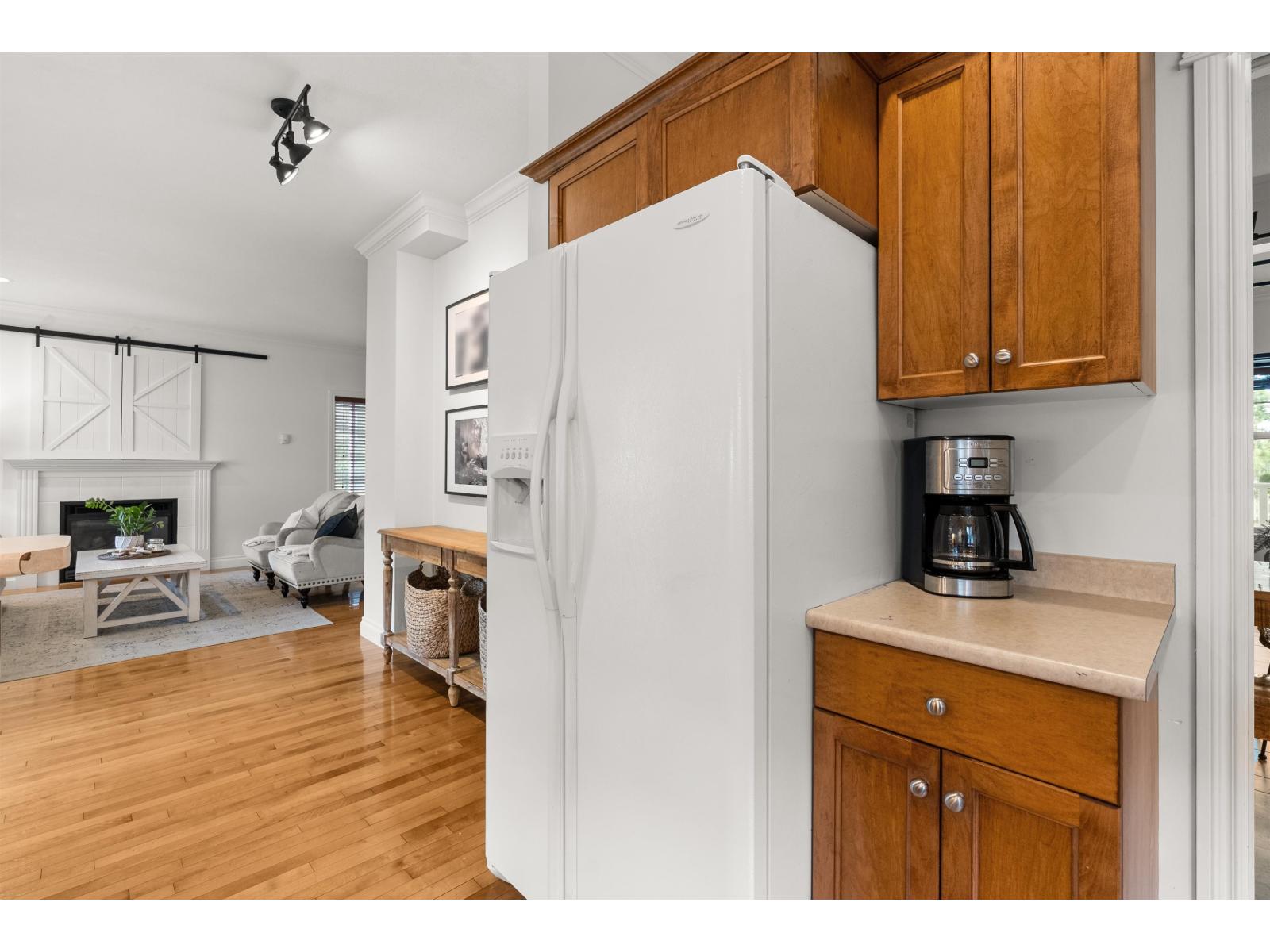 Photo 11 of 4410 Blauson Boulevard, Abbotsford BC