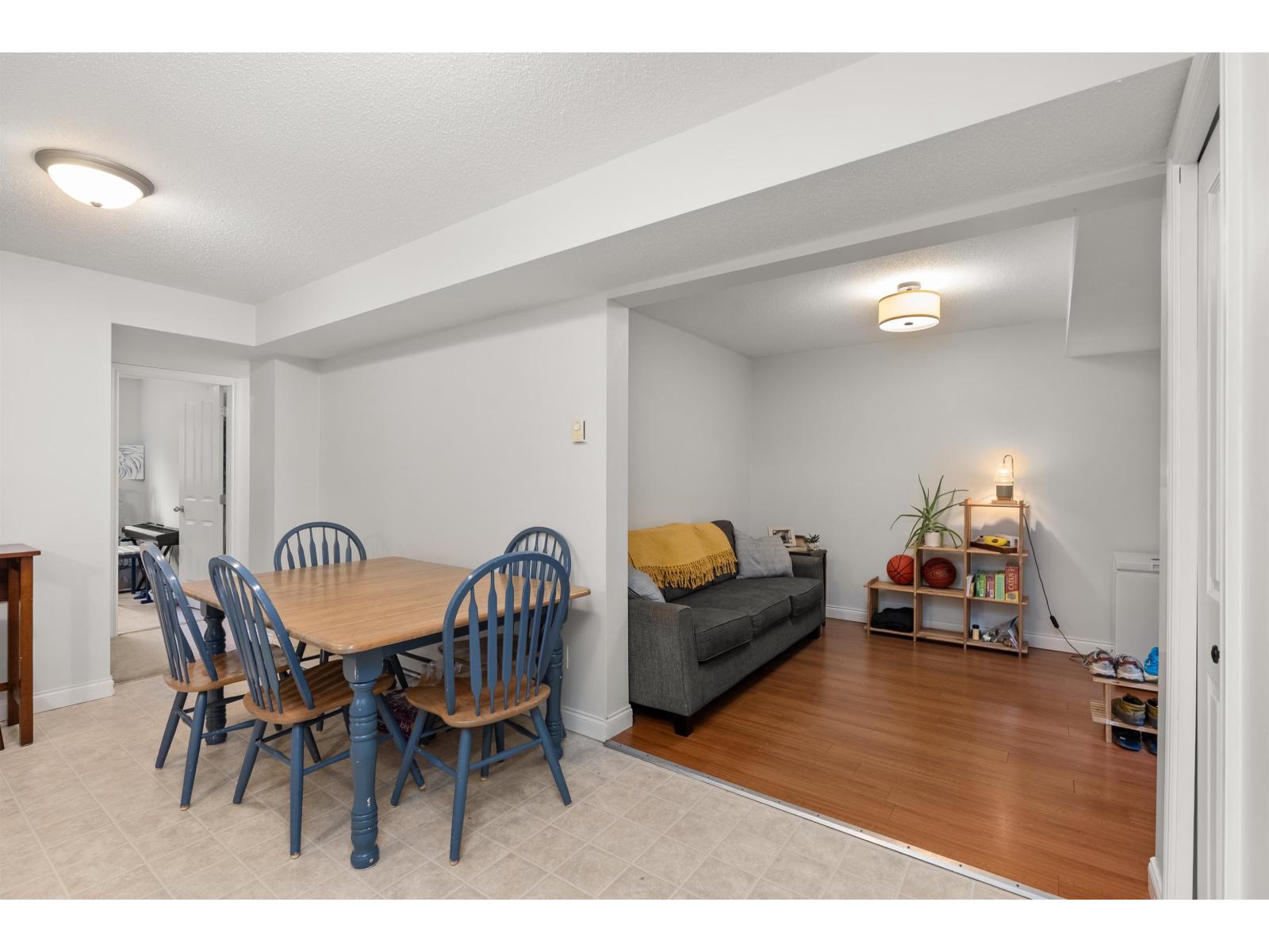 Photo 33 of 4410 Blauson Boulevard, Abbotsford BC