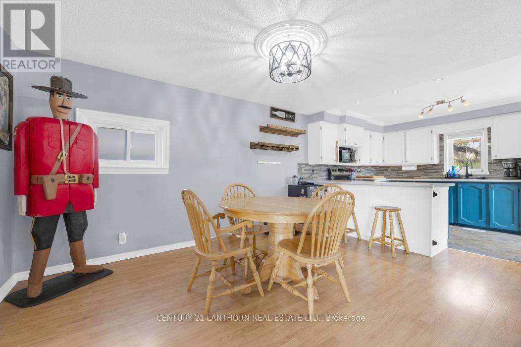 Photo 10 of 24 Parker Street, Belleville ON