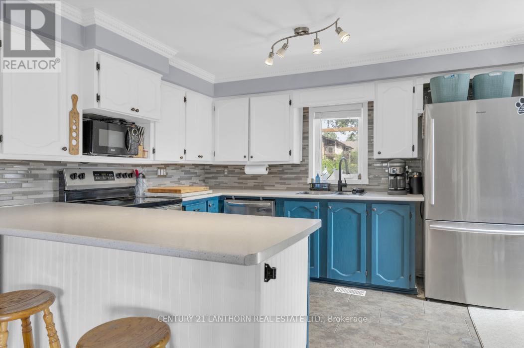 Photo 12 of 24 Parker Street, Belleville ON
