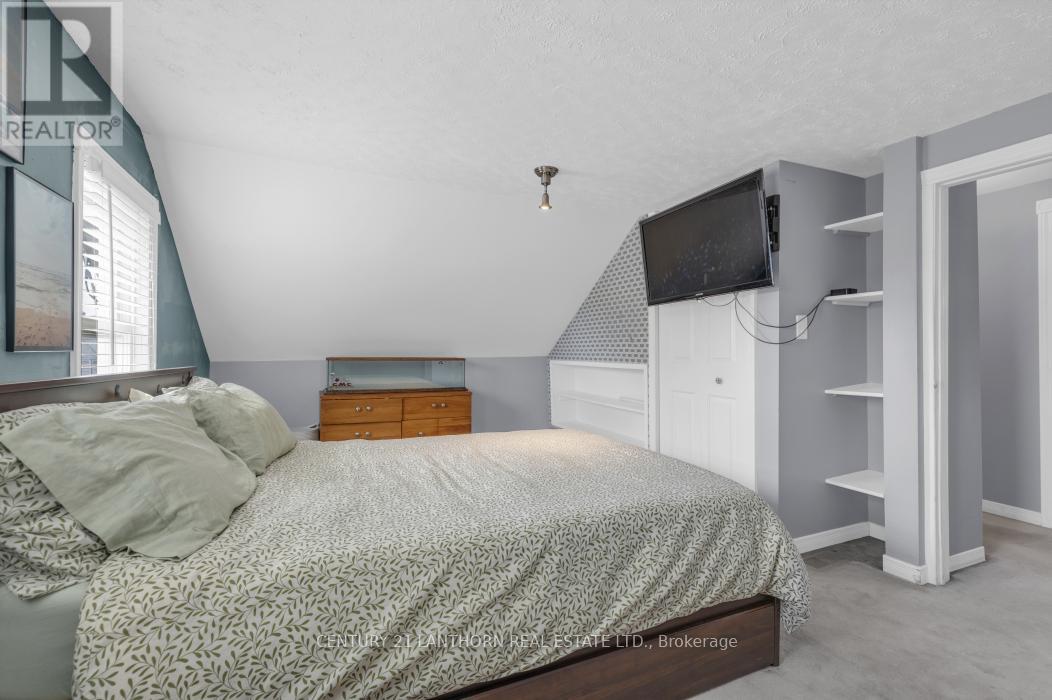 Photo 18 of 24 Parker Street, Belleville ON