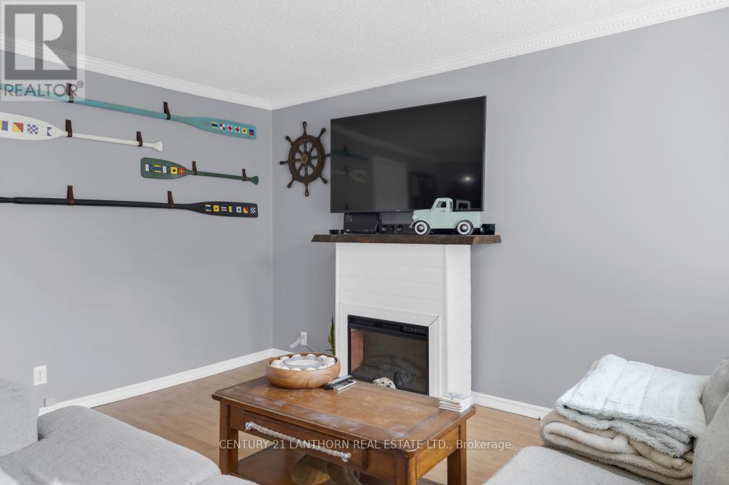 Photo 8 of 24 Parker Street, Belleville ON