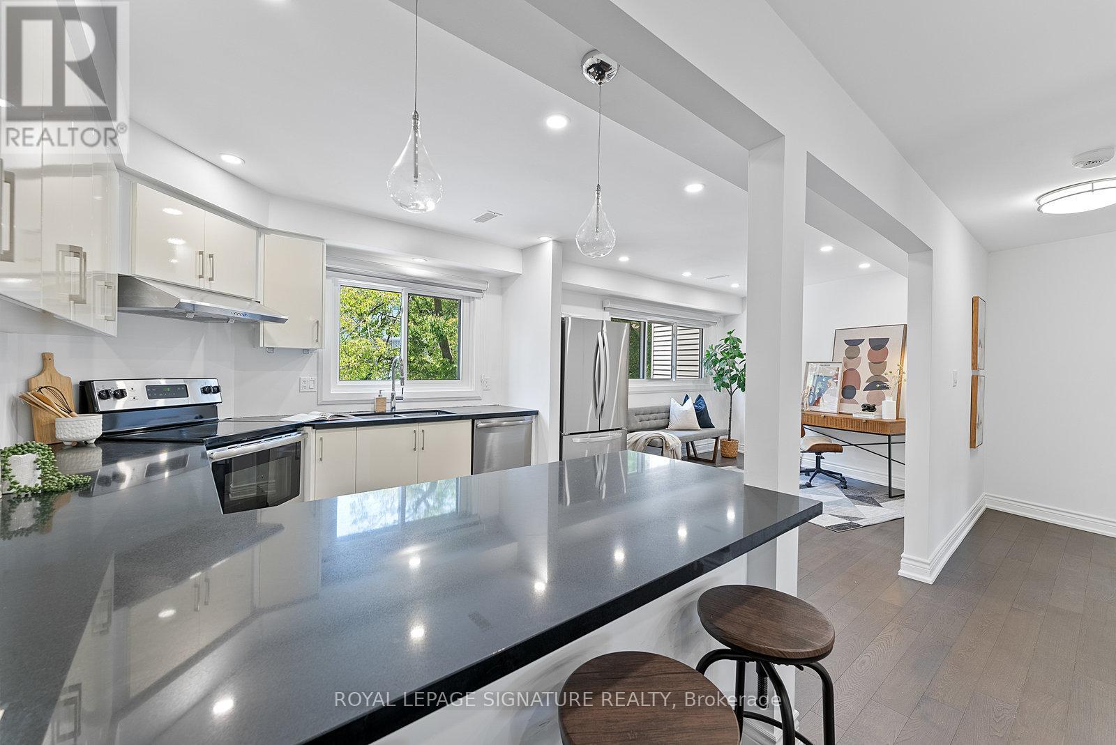 Photo 14 of 70 Jenny Wrenway, Toronto ON
