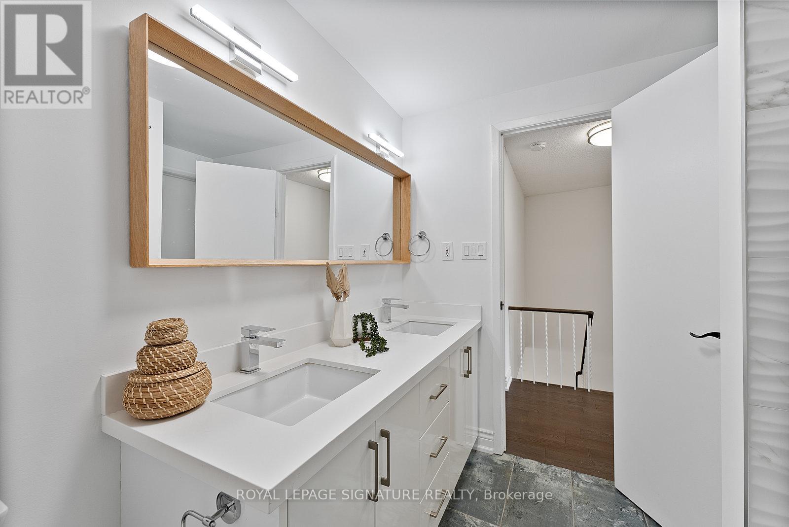 Photo 34 of 70 Jenny Wrenway, Toronto ON