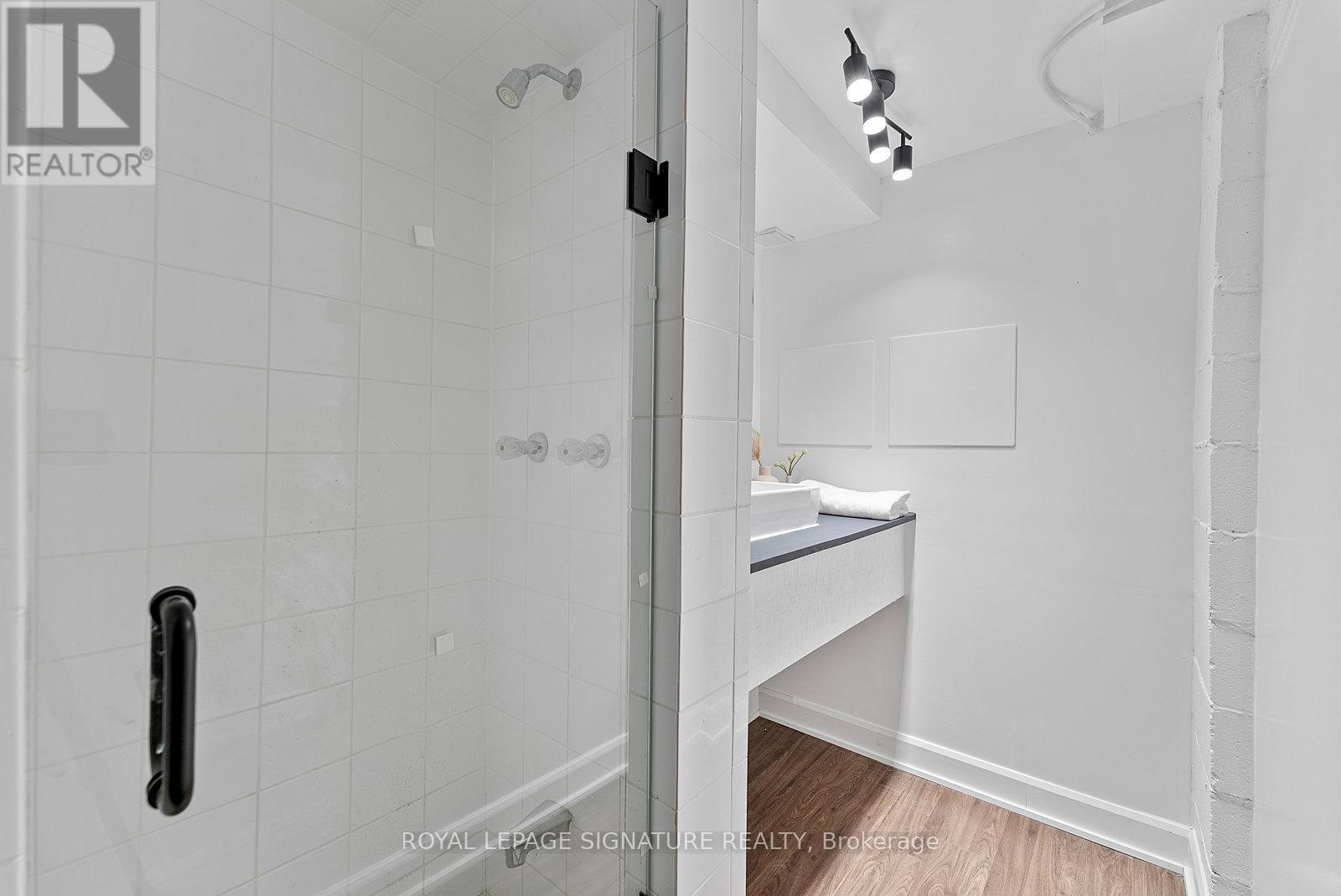 Photo 38 of 70 Jenny Wrenway, Toronto ON