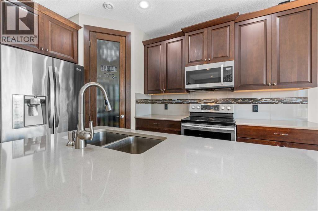 Photo 12 of 237 Panton Way Nw, Calgary AB