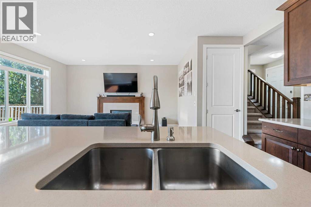 Photo 16 of 237 Panton Way Nw, Calgary AB