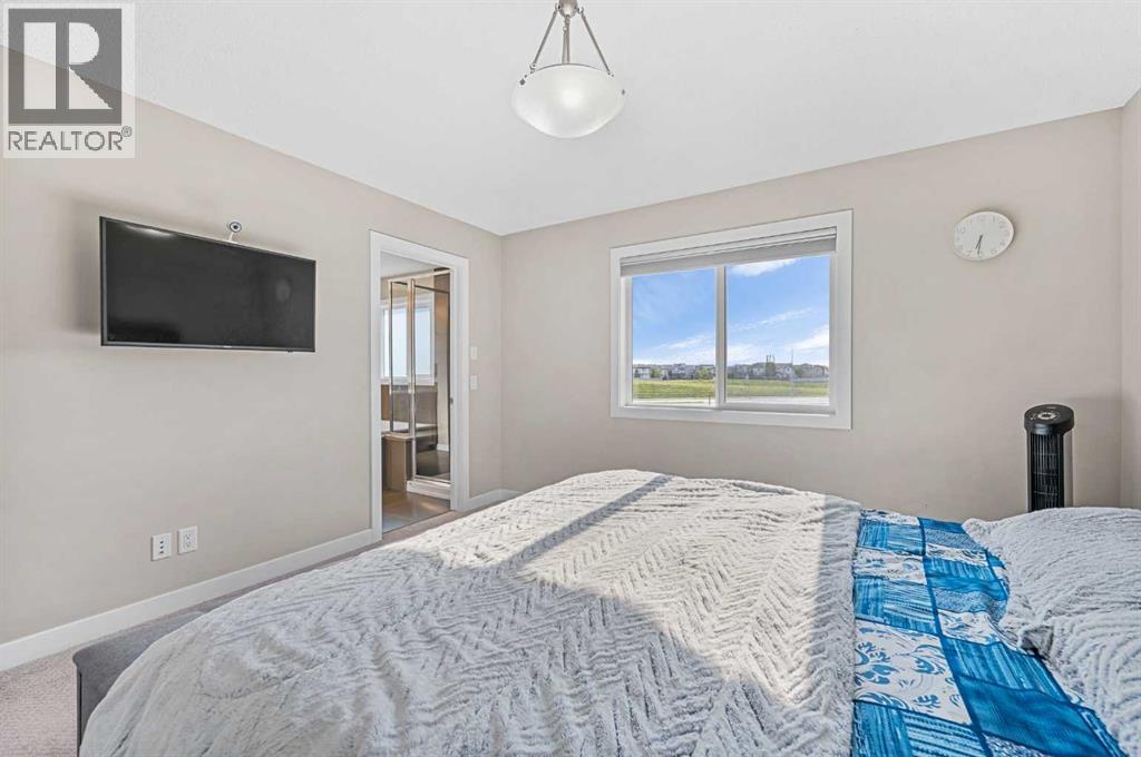 Photo 33 of 237 Panton Way Nw, Calgary AB
