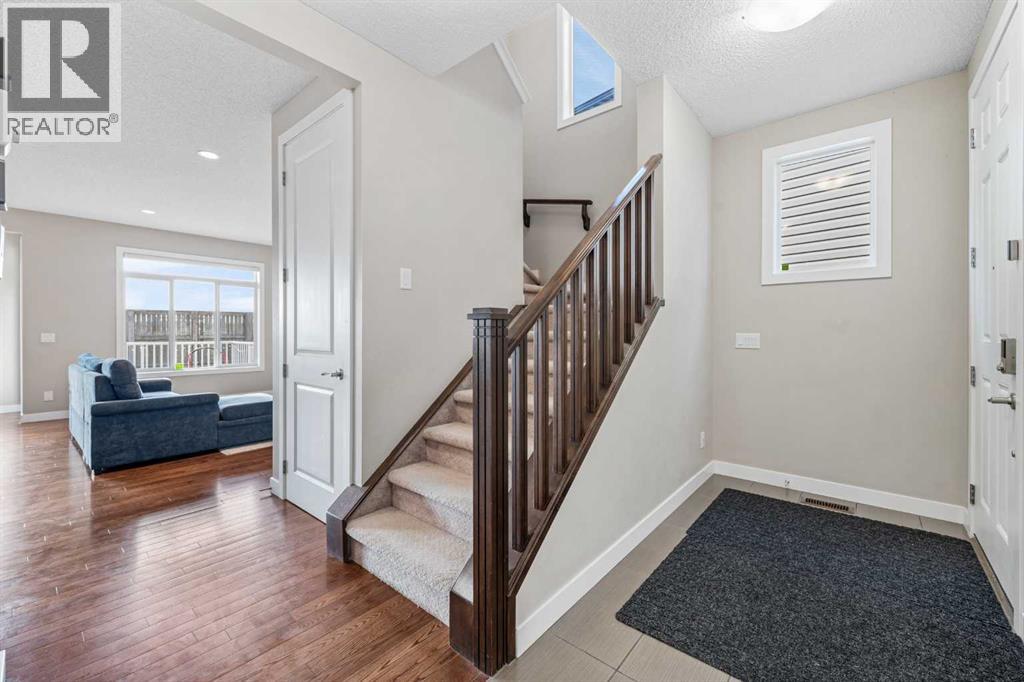 Photo 7 of 237 Panton Way Nw, Calgary AB