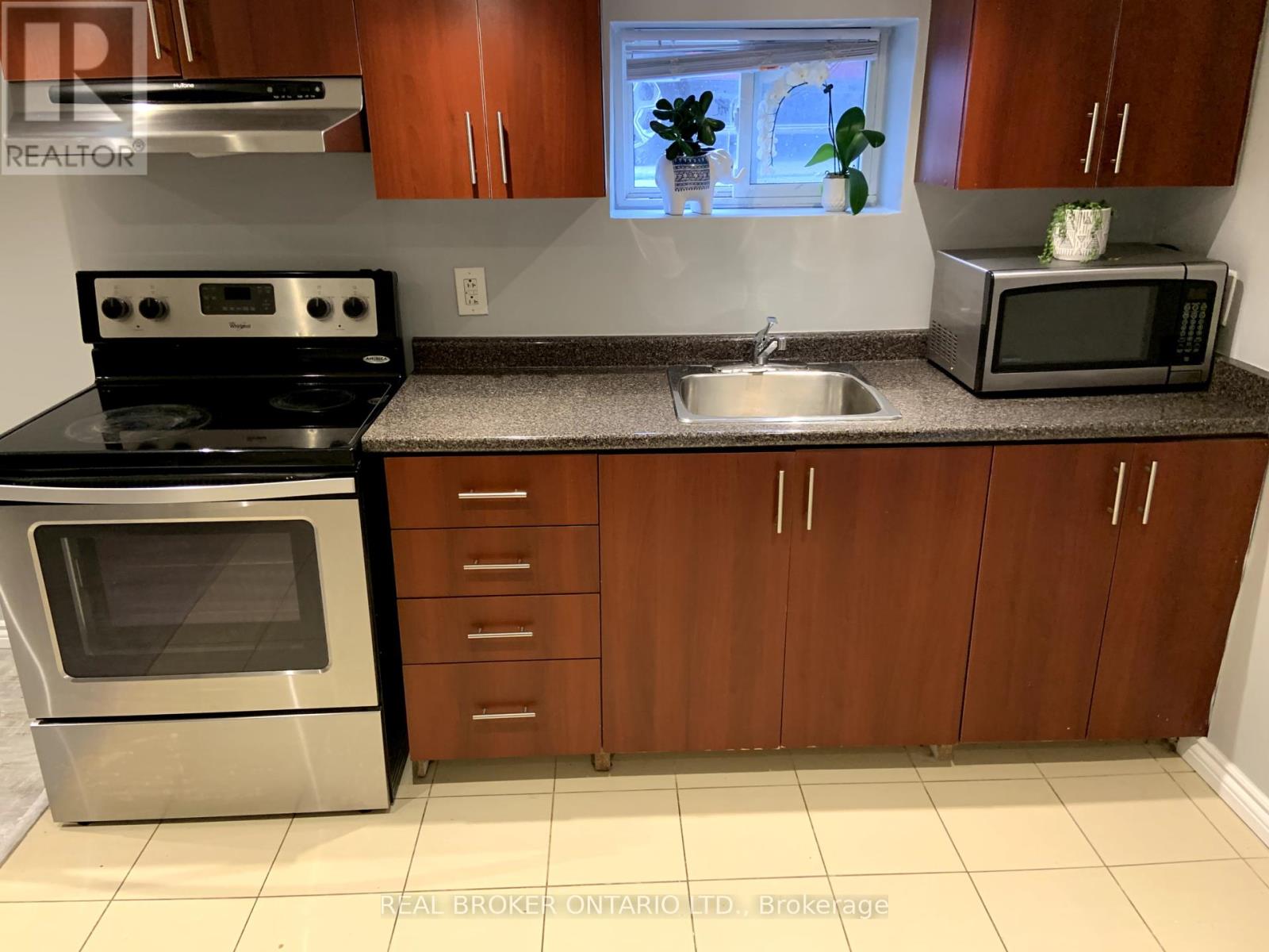 Photo 4 of Lower Level 827 St Clarens Avenue, Toronto ON