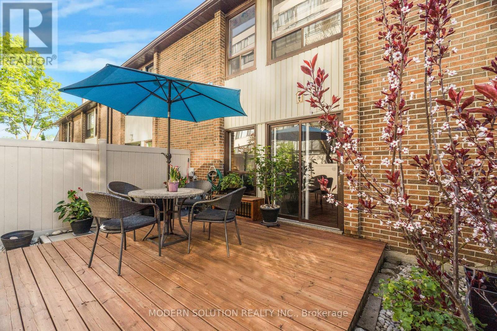 Photo 33 of 25 1021 Cedarglen Gate, Mississauga ON