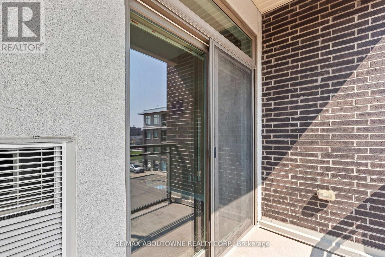 Photo 18 of 322 457 Plains Road E, Burlington ON