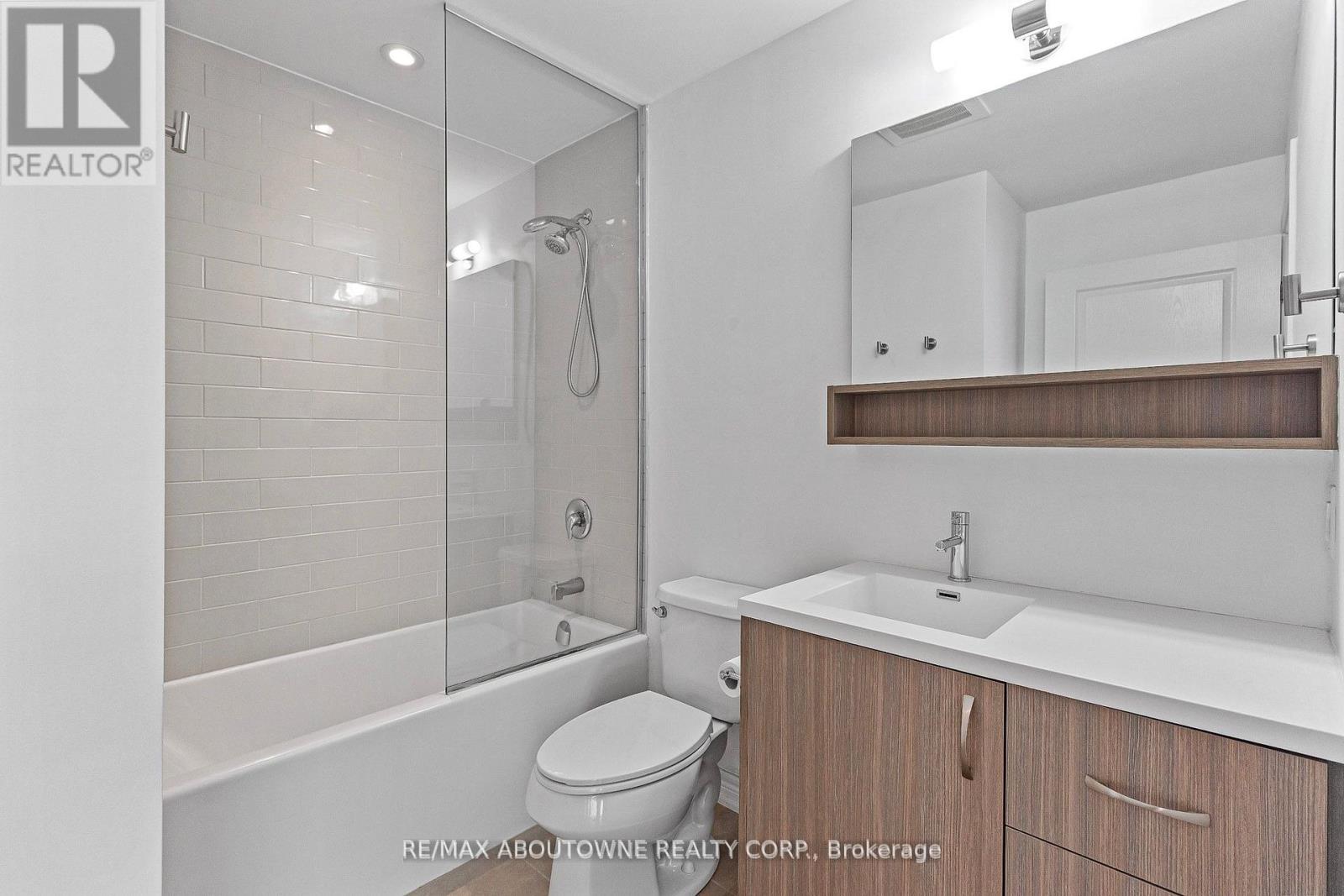Photo 20 of 322 457 Plains Road E, Burlington ON