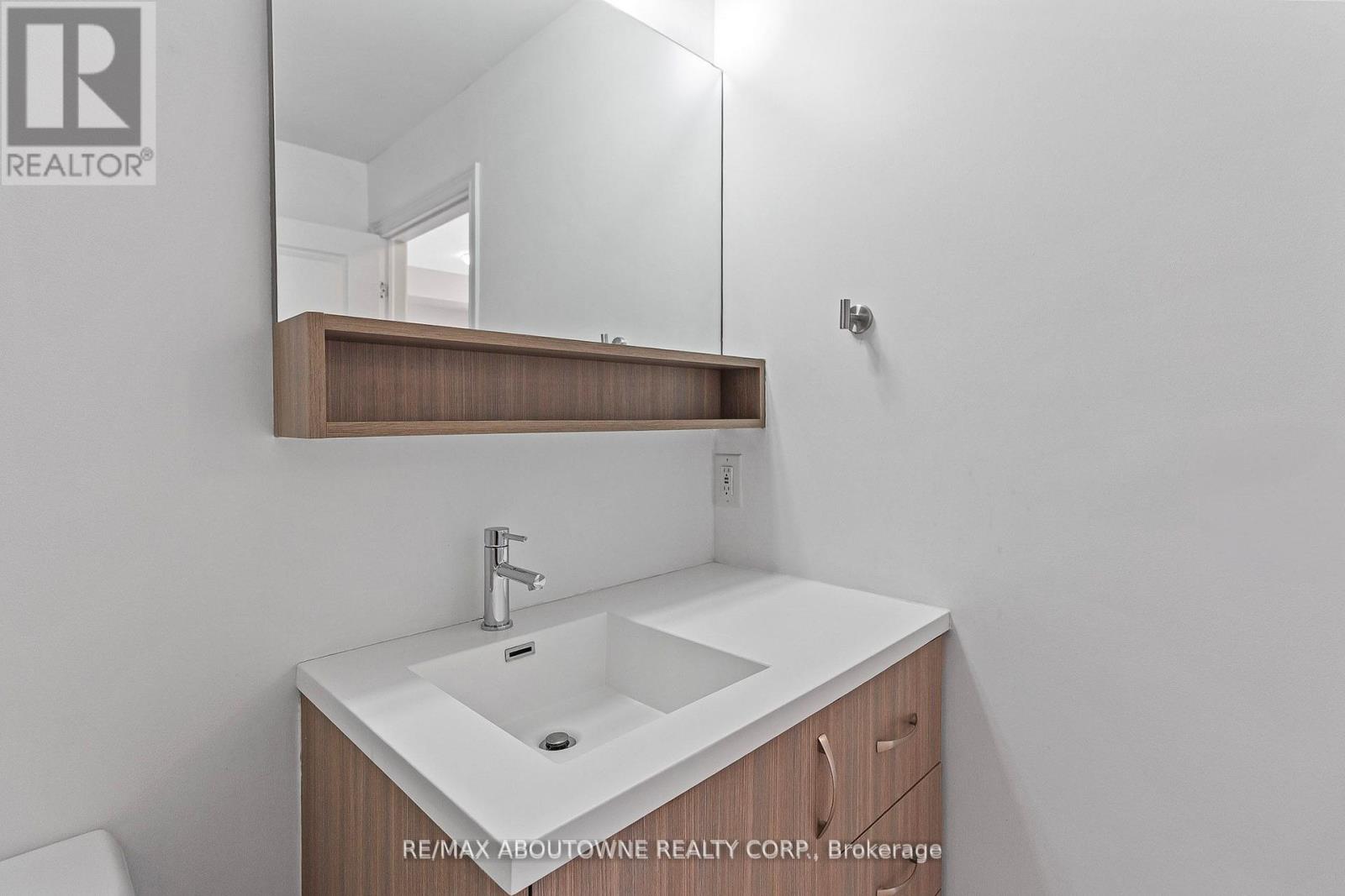 Photo 21 of 322 457 Plains Road E, Burlington ON